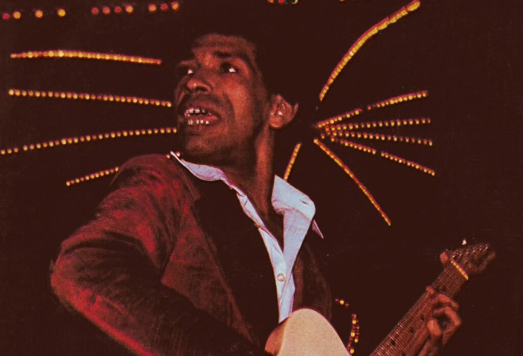 ter sido impulsionado pela inclusão de duas grandes canções do repertório, “A lu