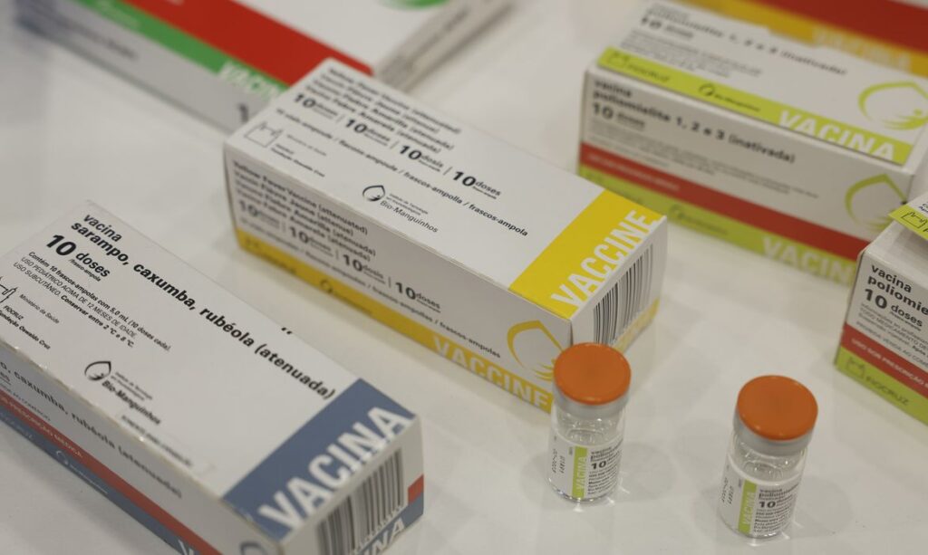 tados no país "com resposta rápida baseada em vigilância, vacinação e bloqueio