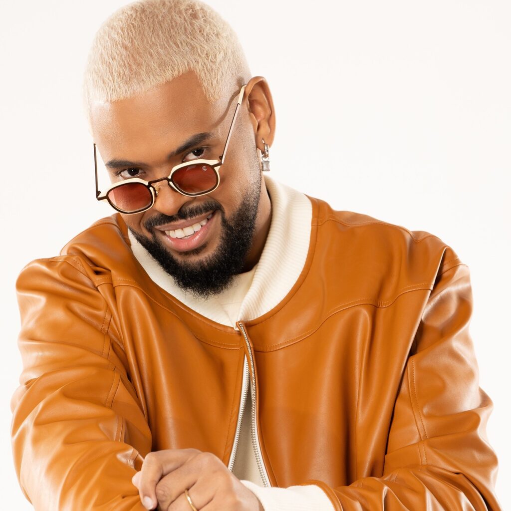 21 músicas, com ênfase no repertório autoral de Morato. Estão confirmadas as par