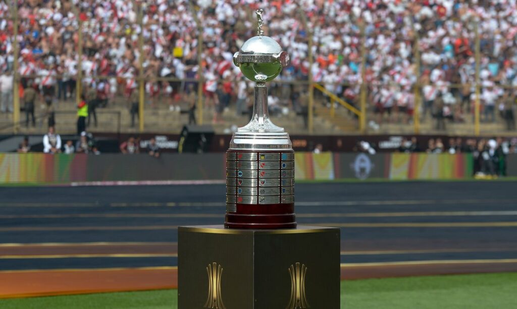 tivo La Guaira (Venezuela) pelo Grupo C da competição. Os outros adversários do