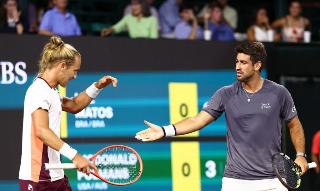 FOTOJUMP" title="FOTOJUMP">