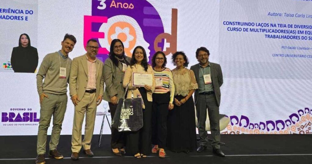 Saúde Equidade do Cesmac, Taisa Lino, ao lado da técnica responsável pela eMulti Maceió, Kelly Luz (à esquerda). Foto: Cortesia