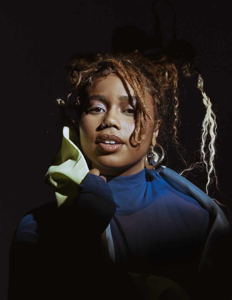 Iuri Rio Branco com a própria Melly, o álbum traz músicas como “Me livra de todo