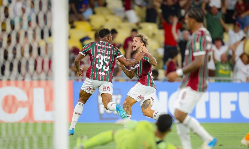 tivo La Guaira (Venezuela), no Maracanã, e torcer por um tropeço do Bolívar (Bol