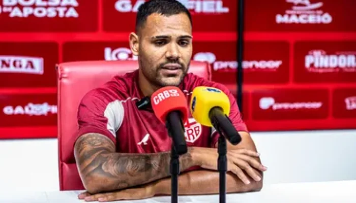 artilheiro-do-crb-mikael-projeta-final-contra-o-as-00884607-e64b3f0e04e9138dde6f1b34e55ec5ac-7