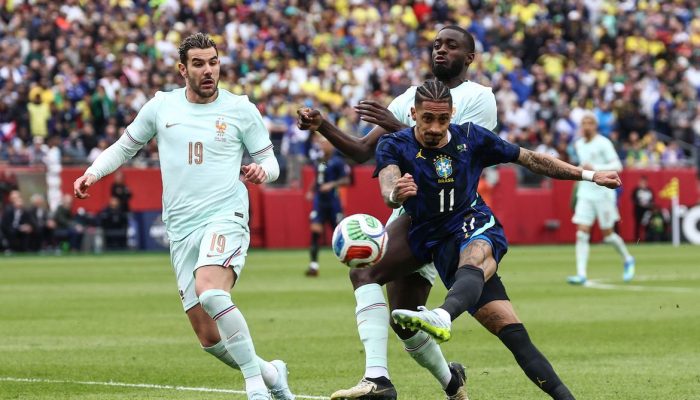 fim, no dia 6 de junho, uma semana antes da estreia do Brasil no Mundial, a sele