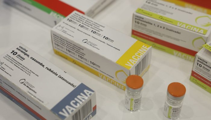 tados no país "com resposta rápida baseada em vigilância, vacinação e bloqueio