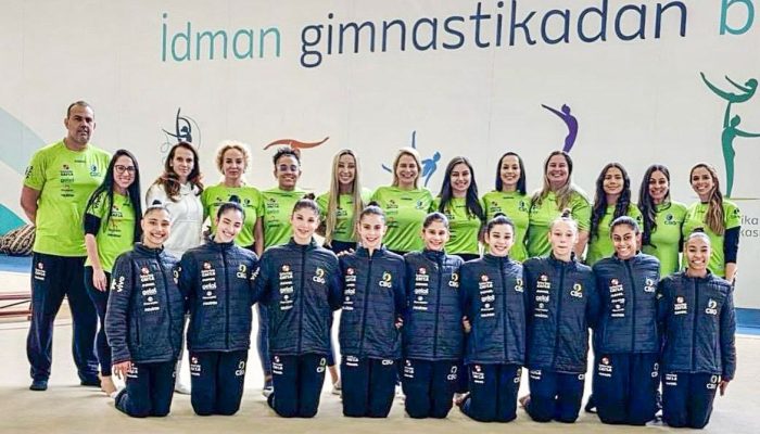 medalhas. A paranaense ficou na oitava e última colocação tanto na exibição com