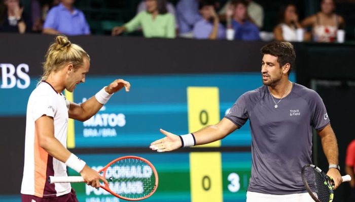 FOTOJUMP" title="FOTOJUMP">