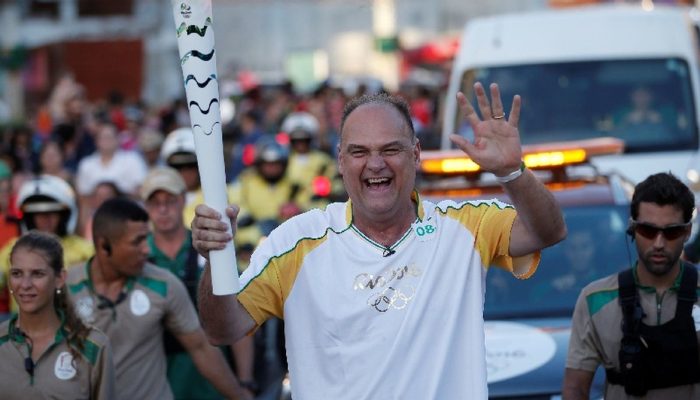 humanidade. Notícias relacionadas: Projeto que Oscar Schmidt viabilizou vence to