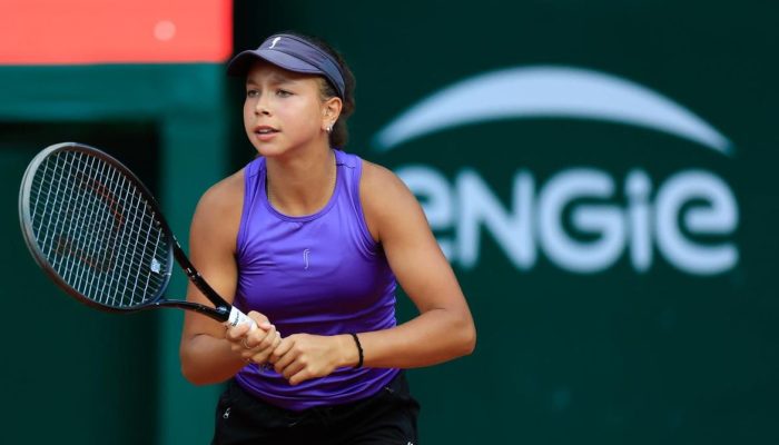 Brasileira Eduarda Gomes, 13, vence Roland Garros Junior Series em SP e garante vaga em Paris.