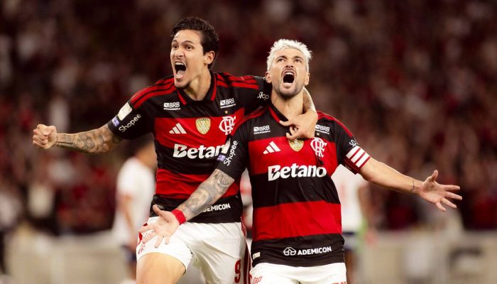 4 a 1 na Copa Libertadores. Com dois gols de Pedro, Flamengo vence Fluminense pe
