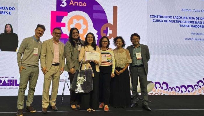 Saúde Equidade do Cesmac, Taisa Lino, ao lado da técnica responsável pela eMulti Maceió, Kelly Luz (à esquerda). Foto: Cortesia