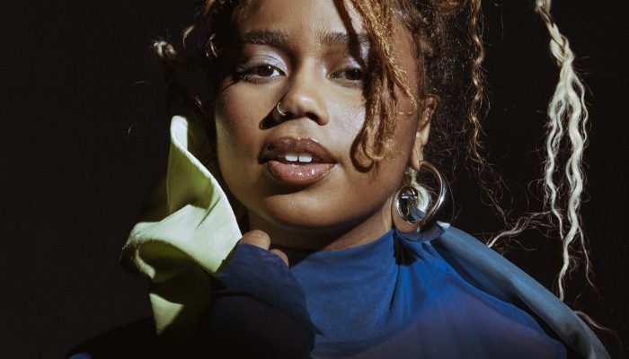 Iuri Rio Branco com a própria Melly, o álbum traz músicas como “Me livra de todo